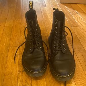 Dr Martin Boots barely worn. Excellent like new cond.